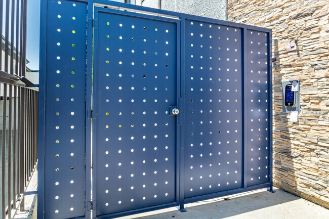 Entrance - Windward Sea Apartments