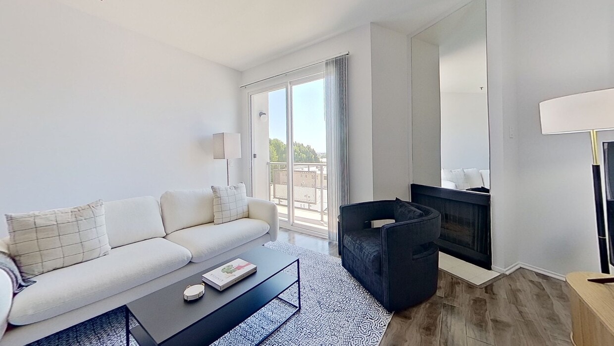 3D Tour - 1443 N Fuller Ave Apartment Unit FL4-ID1347
