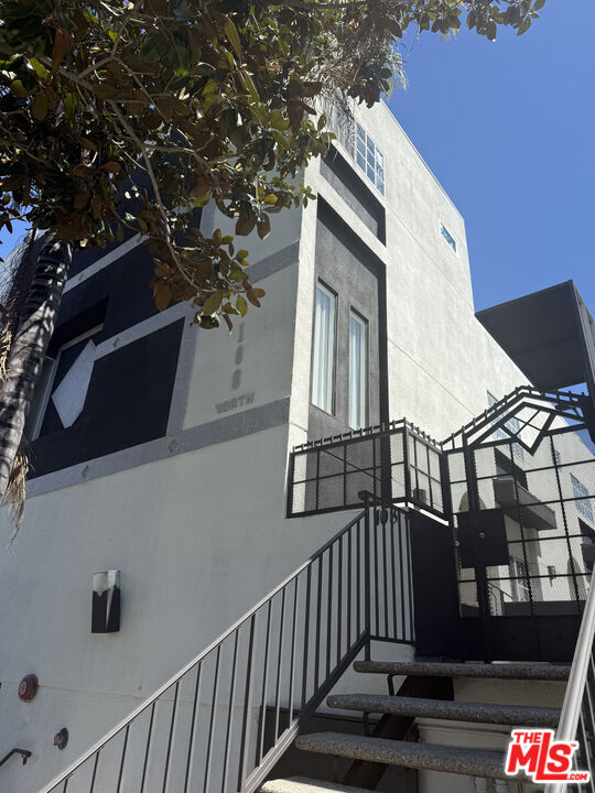 Photo - 108 Orlando Ave Unit 4