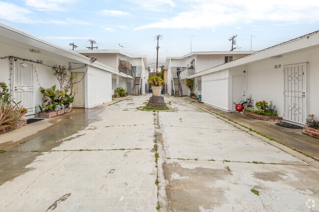 Photo - 10202-10206 S 10th Ave, LLC