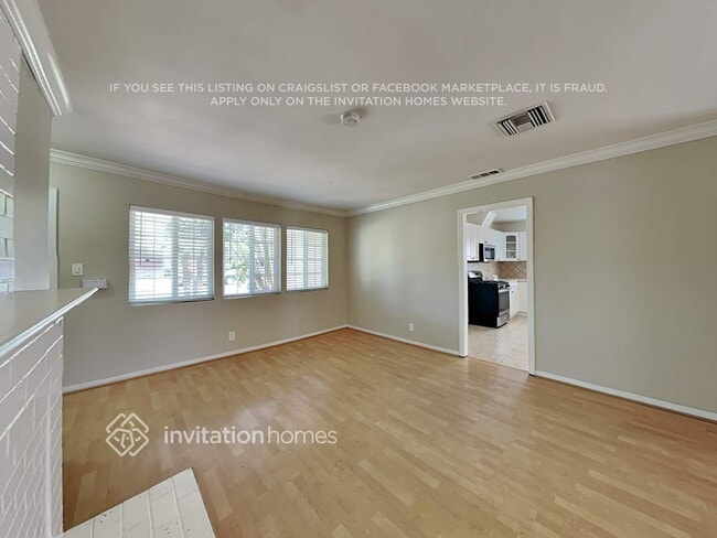 Photo - 7943 Lasaine Ave