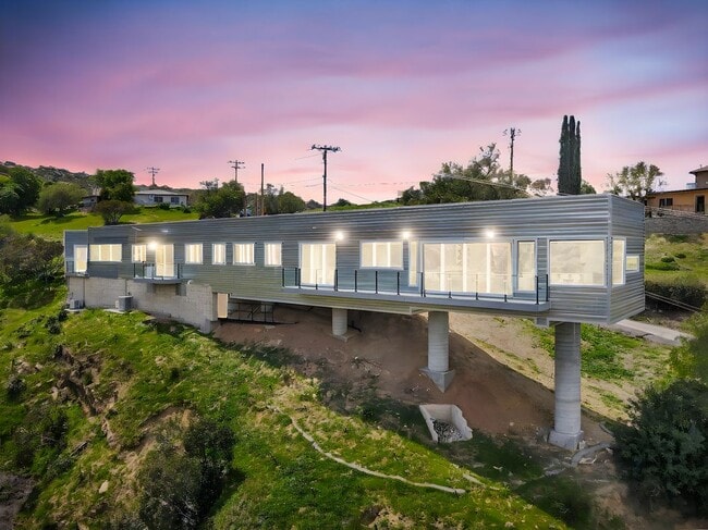 Photo - 990 Alta Vista Rd