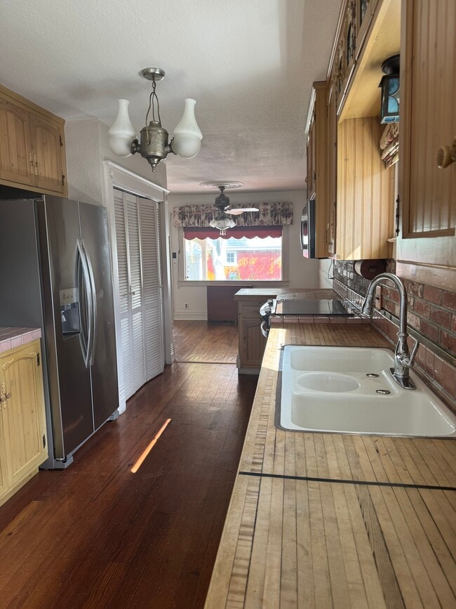 Photo - 105 E Olive Ave