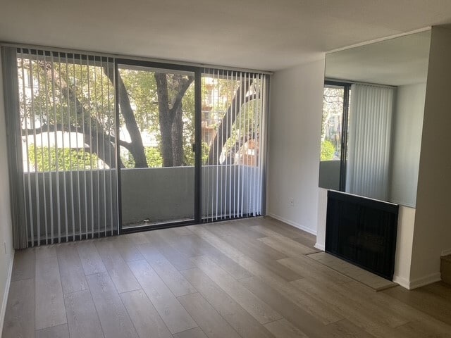 Photo - 1400 Kelton Ave