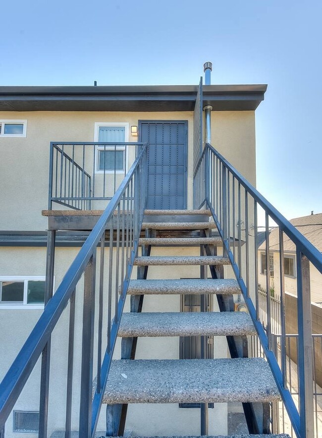 Photo - 4286 S Hobart Blvd Unit 4286 1-2