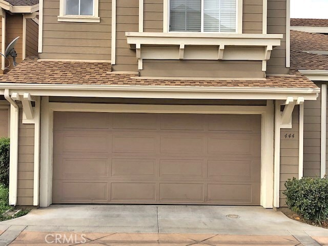 Photo - 444 Middlebury Ct