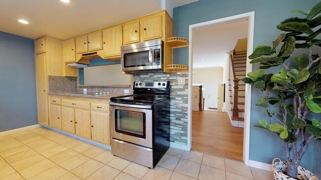 Photo - 2112 Warfield Ave