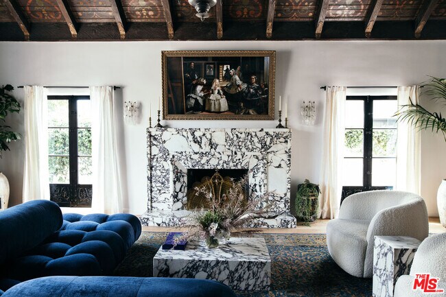 Photo - 10749 Weyburn Ave