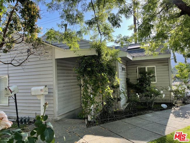 Photo - 3930 La Crescenta Ave