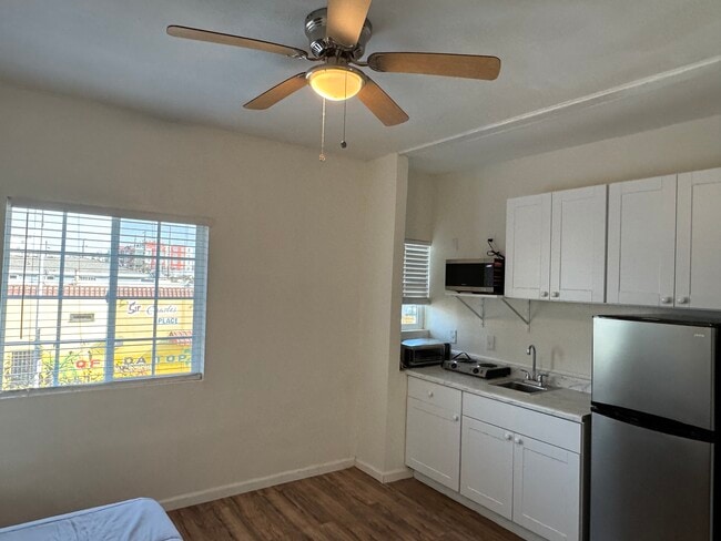 Photo - 3127 Raymond Ave Unit Studio #2