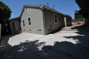 Photo - 6BD/3BA on College Ave! House