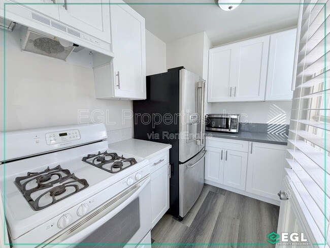 Photo - 248 N Cordova St