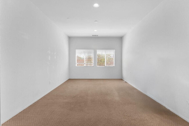 Photo - 42727 St Lucia St