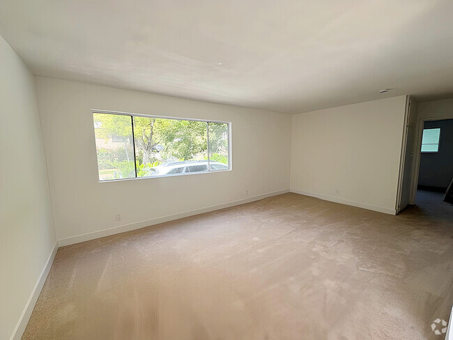 Building Photo - 1626 Lake Shore Ave Rental