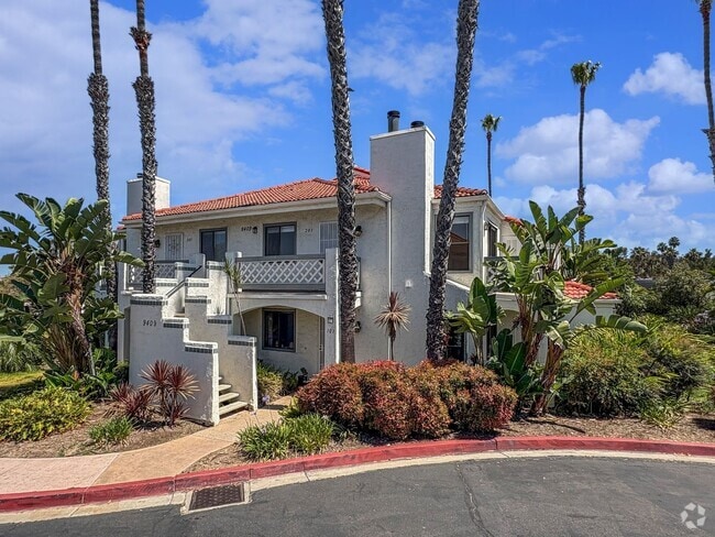 Building Photo - Spacious 2BR/2BA San Diego Condo Featuring... Unit 203