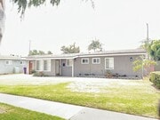 Photo - Spacious 3 Bed 3 Bathoom in Long Beach