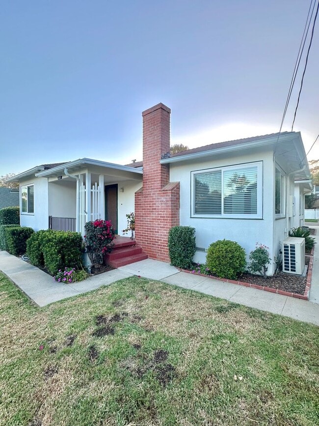 Photo - Beautifully Remodeled Unit on the East Side of Santa Barbara