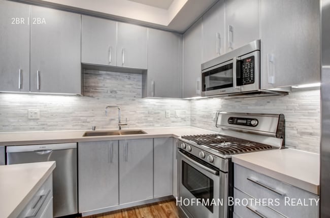 Photo - 1168 S Barrington Ave Unit 210