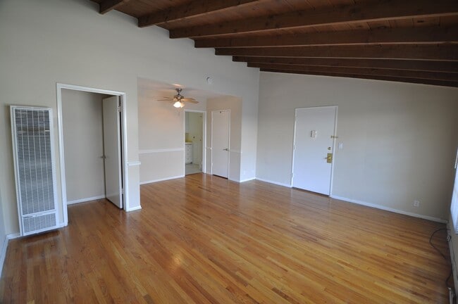 Photo - 14830 Dickens St Unit 04