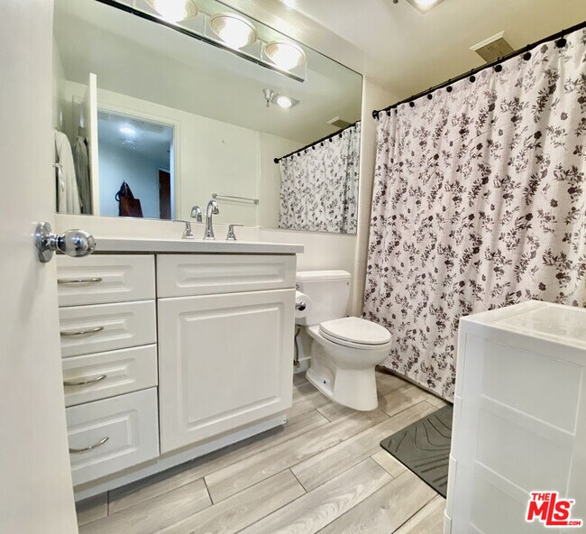 Photo - 2910 Neilson Wy Unit 604