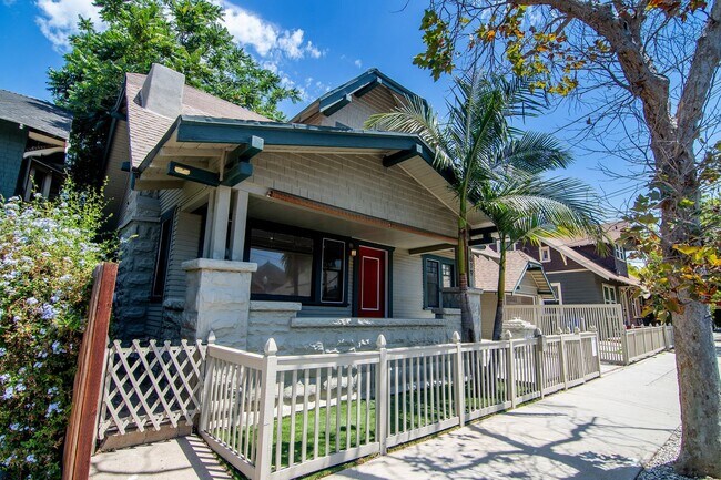 Photo - 1619 W 23rd St Unit 1