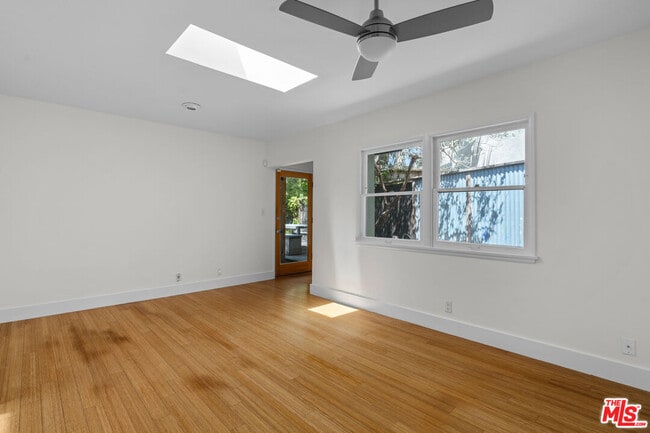 Photo - 608 Woodlawn Ave House