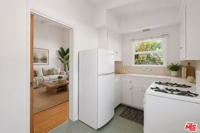 Photo - 806 Westmount Dr Unit 1