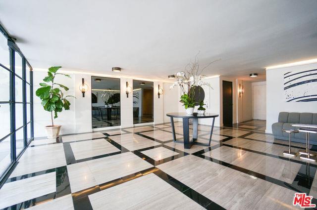 Building Photo - 12320 Montana Ave Unit 201