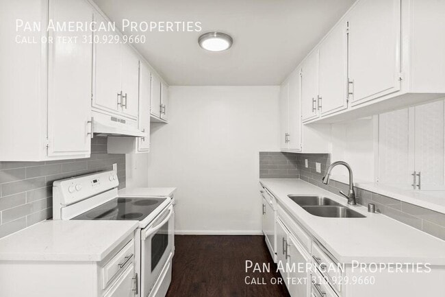 Building Photo - 4366 Menlo Ave Unit 23 Rental