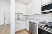 Studio, 1BA - 455SF - Kitchen - The Coastal Apartments