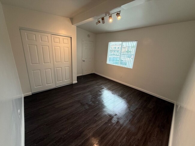 Photo - La Jolla Mesa Drive 1 Bed/1 Bath Unit 5245