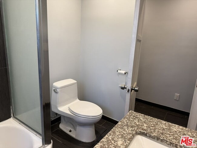 Photo - 15746 Magnolia Blvd