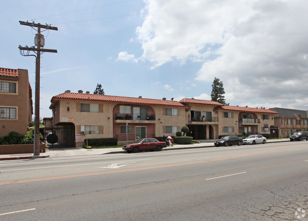 Photo - 15522 Vanowen St