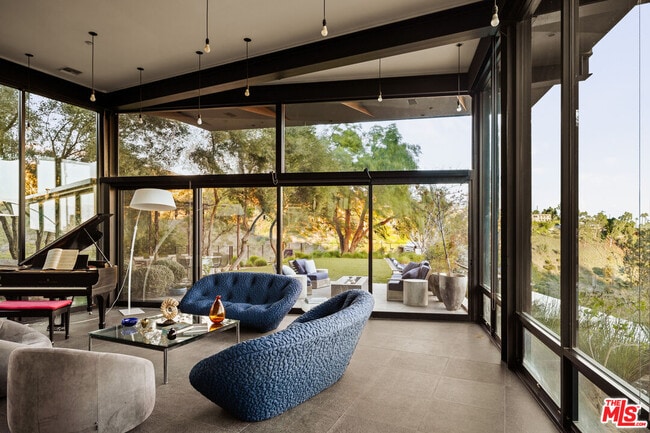 Photo - 1406 1/2 N Kenter Ave