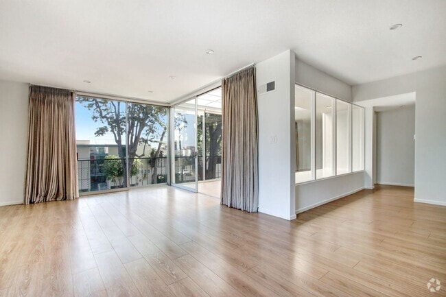 Building Photo - 960 21st St Unit F Rental