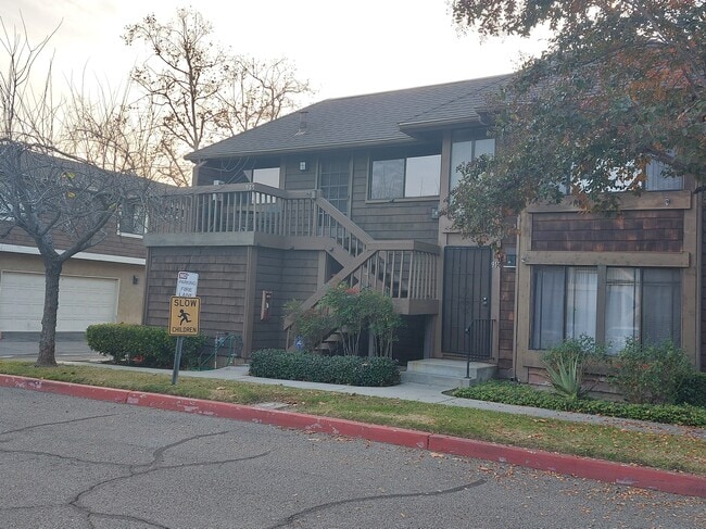 Photo - 927 S Downey Pl Unit 2-Bedroom Flat