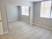 Photo - 10815 Hesby St