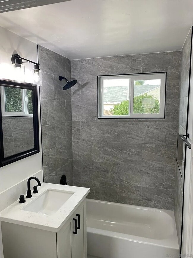 Photo - 6746 N Elman St