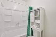 Photo - 2658-72 Broadway-SI ID1546258P Unit SI ID1546258P