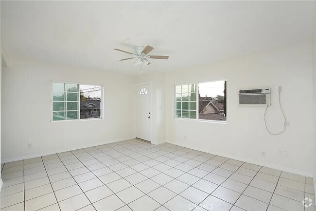 Building Photo - 2538 Malabar St Unit 2 Rental