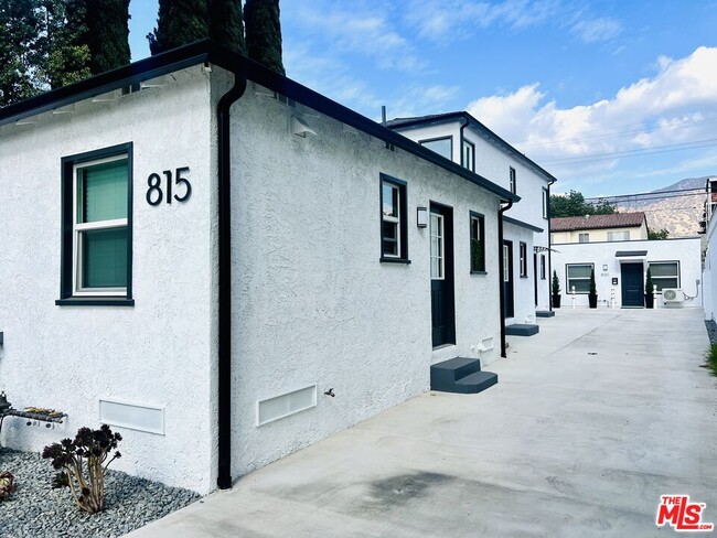 Photo - 815 W Glenoaks Blvd Unit D