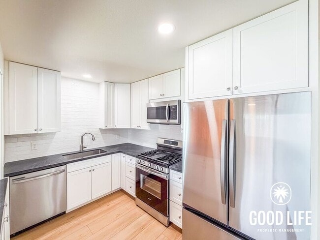 Photo - 3134 Massasoit Ave