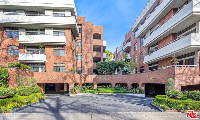 Building Photo - 200 N Swall Dr Unit 551