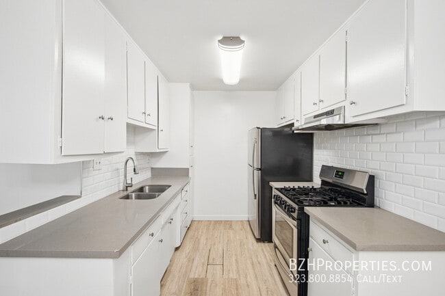 Photo - 7540 Hampton Ave Unit 202