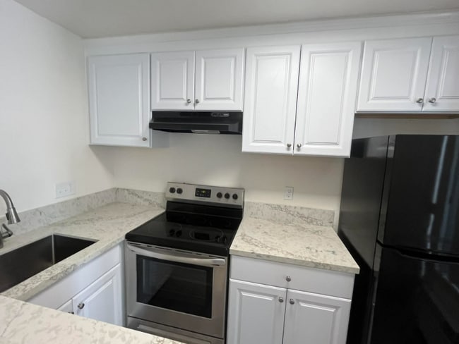 Building Photo - 7111 Waite Dr