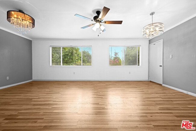 Photo - 12801 Moorpark St Unit 308