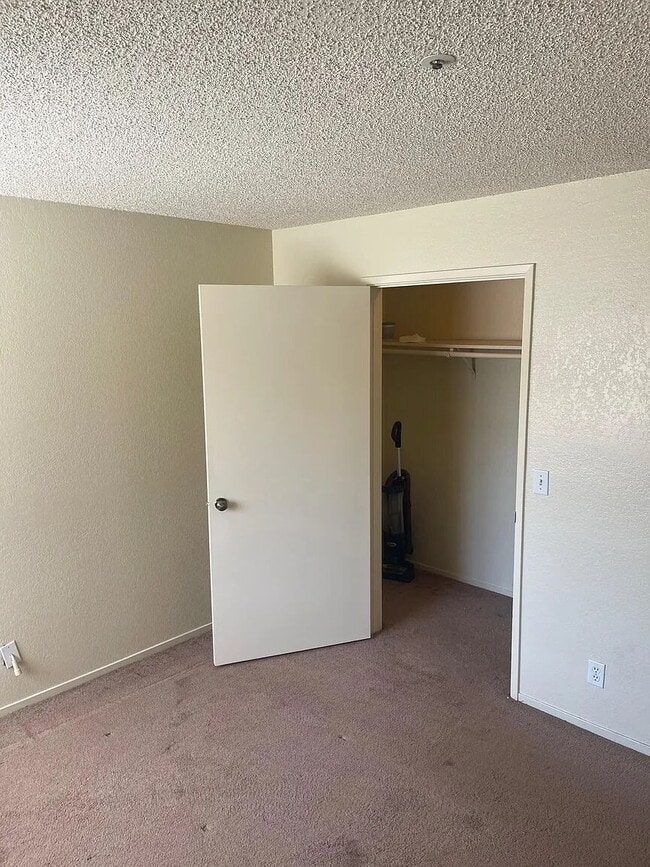 Photo - "Charming 1-Bedroom Retreat in Santa Maria – Your Cozy Haven Awaits!"