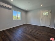 Photo - 3121 Oakhurst Ave