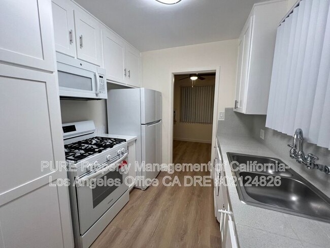 Building Photo - 4427 Murietta Ave Rental