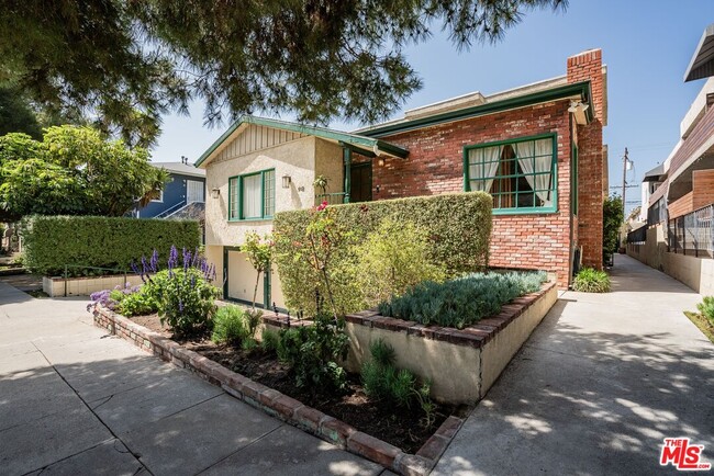 Photo - 918 17th St Unit 2